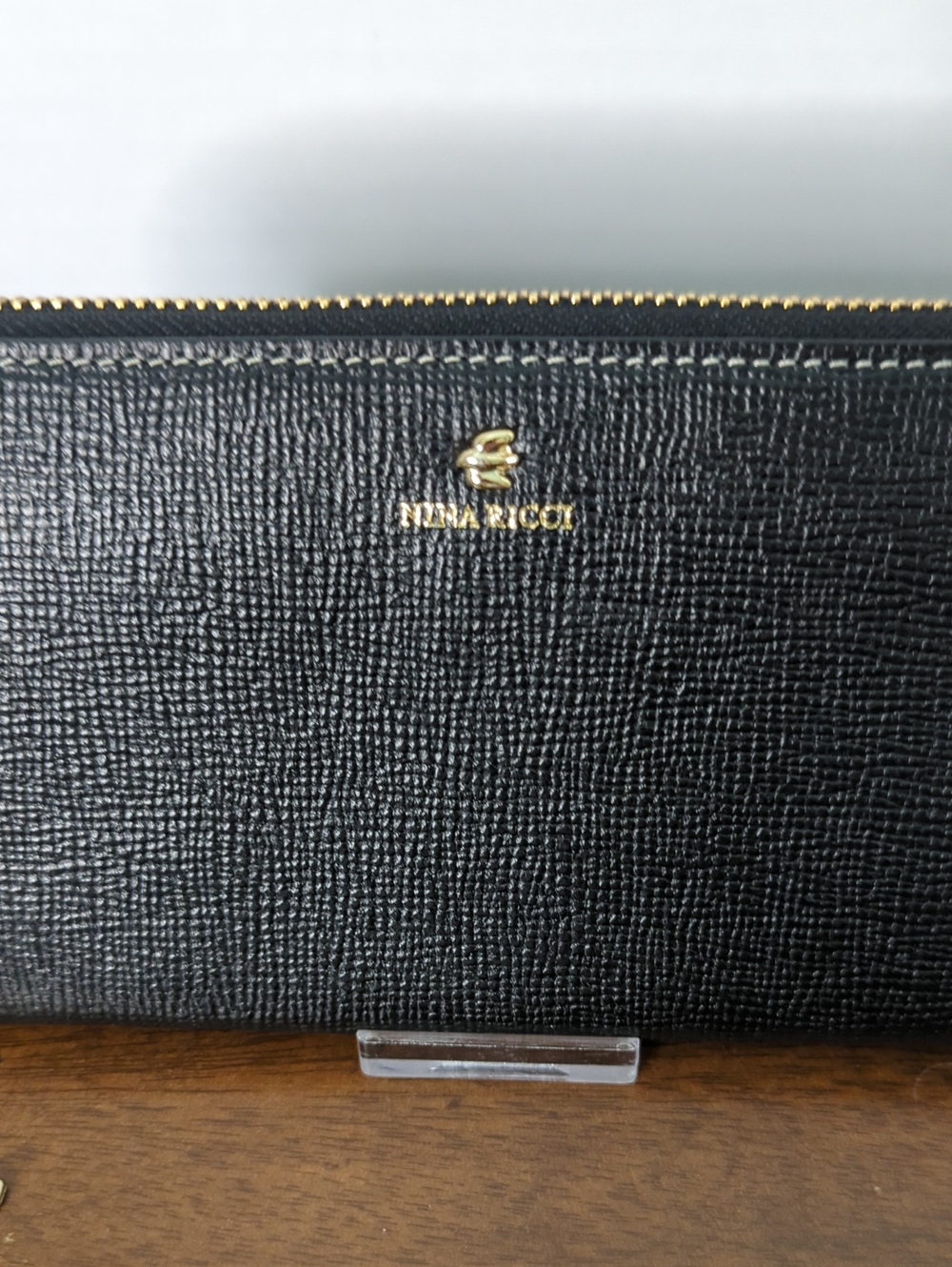Nina Ricci Leather Zippy Wallet - Picture 2 of 11